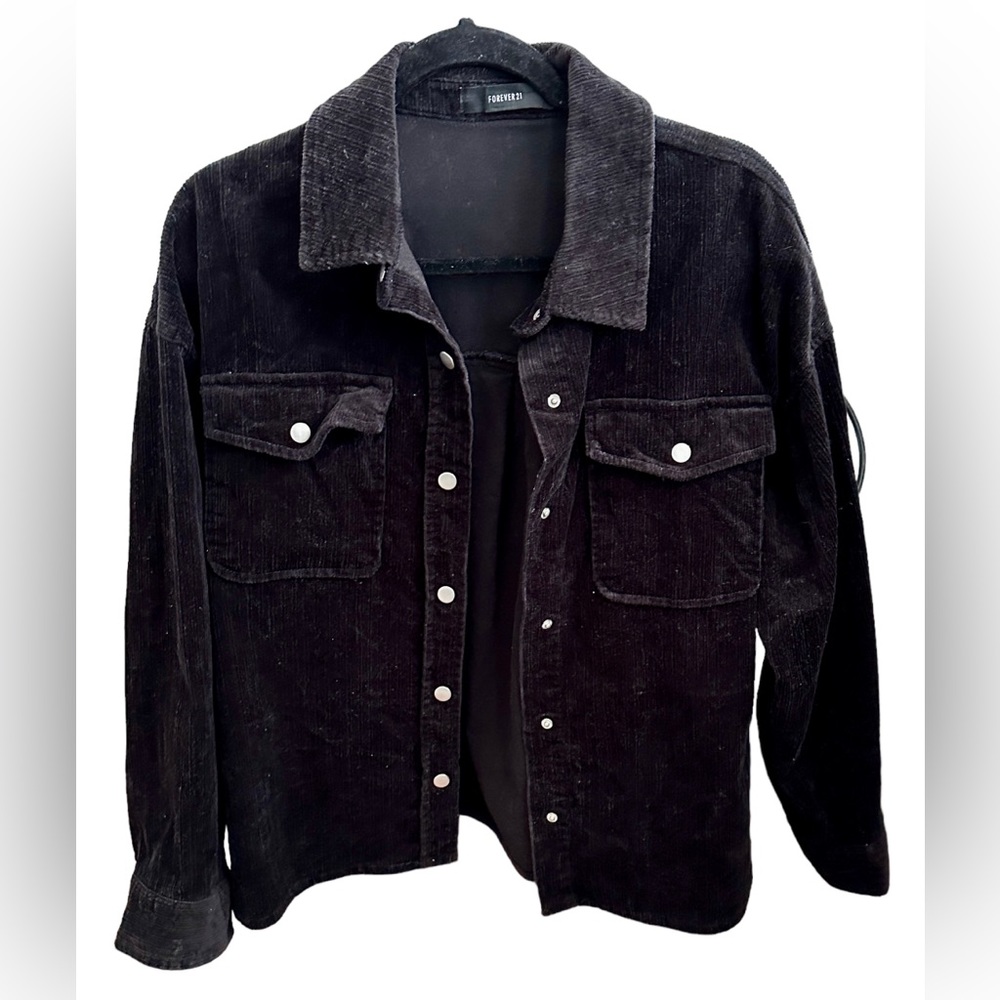 Forever 21 Corduroy Black Snap Jacket Loose Fit Size M.  98% Cotton 2% Spandex